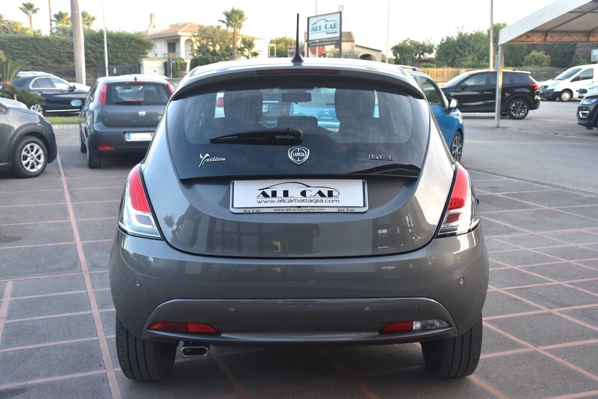 Lancia Ypsilon 1.0 FireFly 5 porte S&S Hybrid Gold Plus (6)
