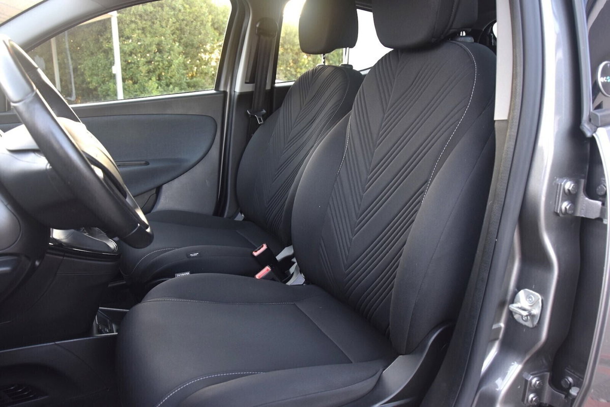 Lancia Ypsilon 1.0 FireFly 5 porte S&S Hybrid Gold Plus (8)