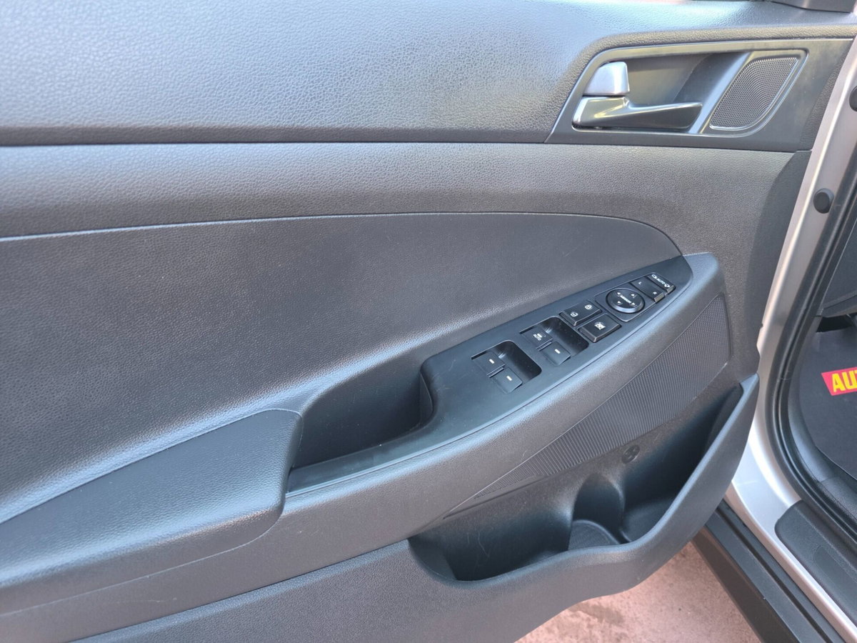 Hyundai Tucson 1.7 CRDi Sound Edition (10)