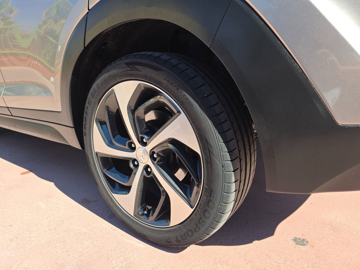Hyundai Tucson 1.7 CRDi Sound Edition (8)