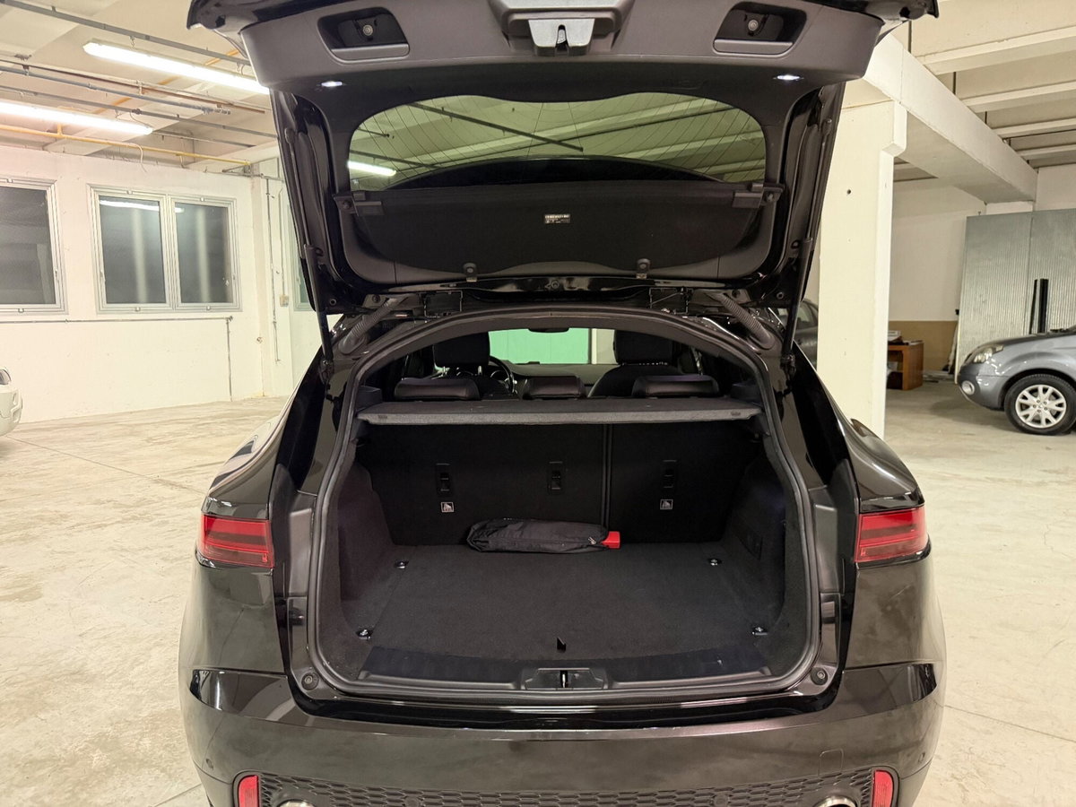 Jaguar E-Pace 2.0D 180 CV AWD aut. First Edition (10)