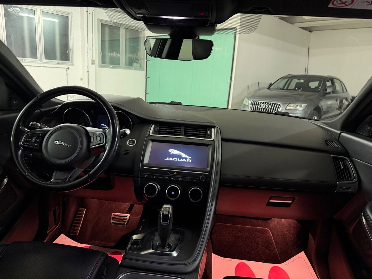 Jaguar E-Pace 2.0D 180 CV AWD aut. First Edition (19)