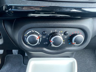 Renault Twingo SCe Stop&Start Intens (15)