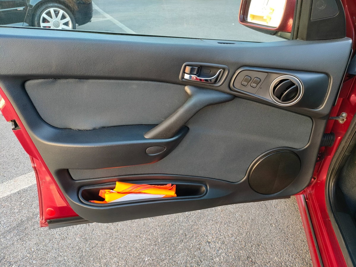 Alfa Romeo 146 1.4i 16V Twin Spark cat (15)