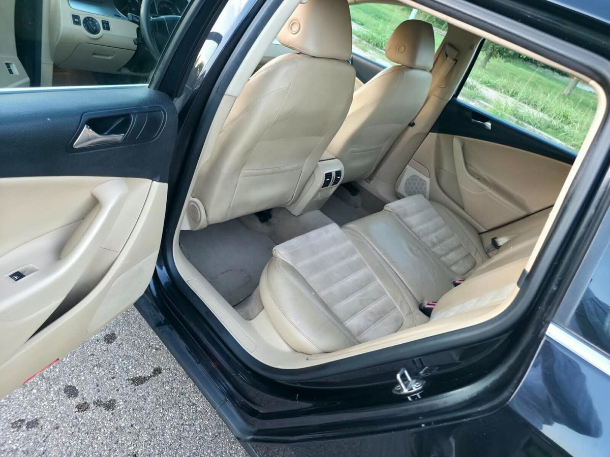 Volkswagen Passat Variant 2.0 TDI 170CV DPF Highline (11)