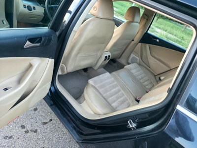 Volkswagen Passat Variant 2.0 TDI 170CV DPF Highline (11)
