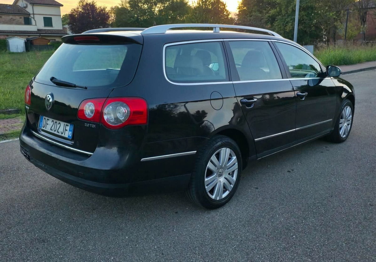 Volkswagen Passat Variant 2.0 TDI 170CV DPF Highline (20)