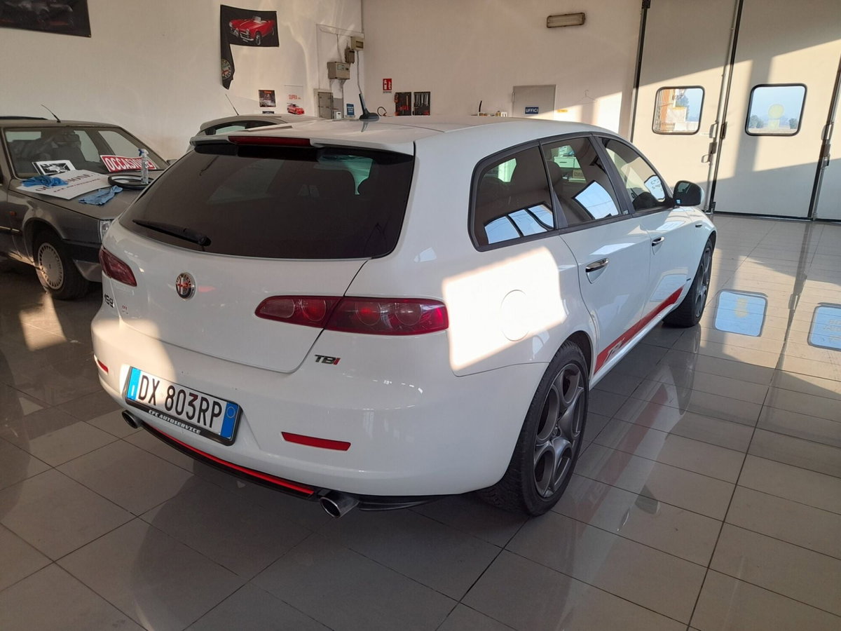Alfa Romeo 159 SportWagon 1750 TBi Sportwagon Distinctive (10)