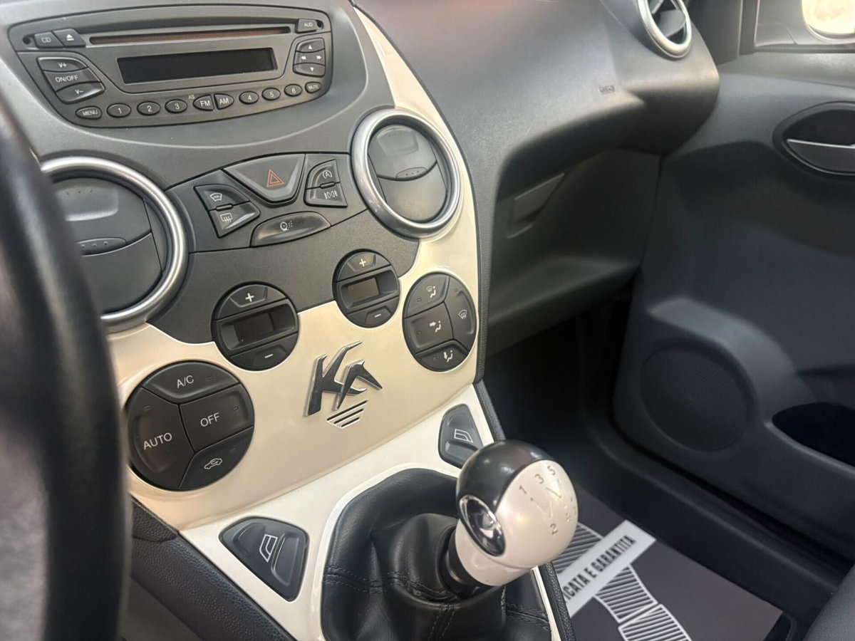 Ford Ka 1.2 8V 69CV Titanium (13)