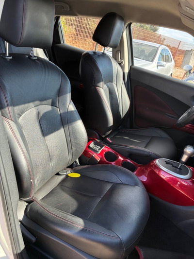 Nissan Juke 1.6 DIG-T 190 MCVT 4WD Tekna (17)