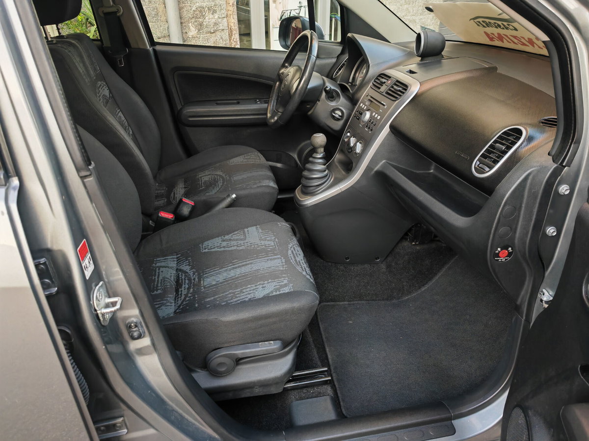 Opel Agila 1.2 16V 94CV Enjoy (8)