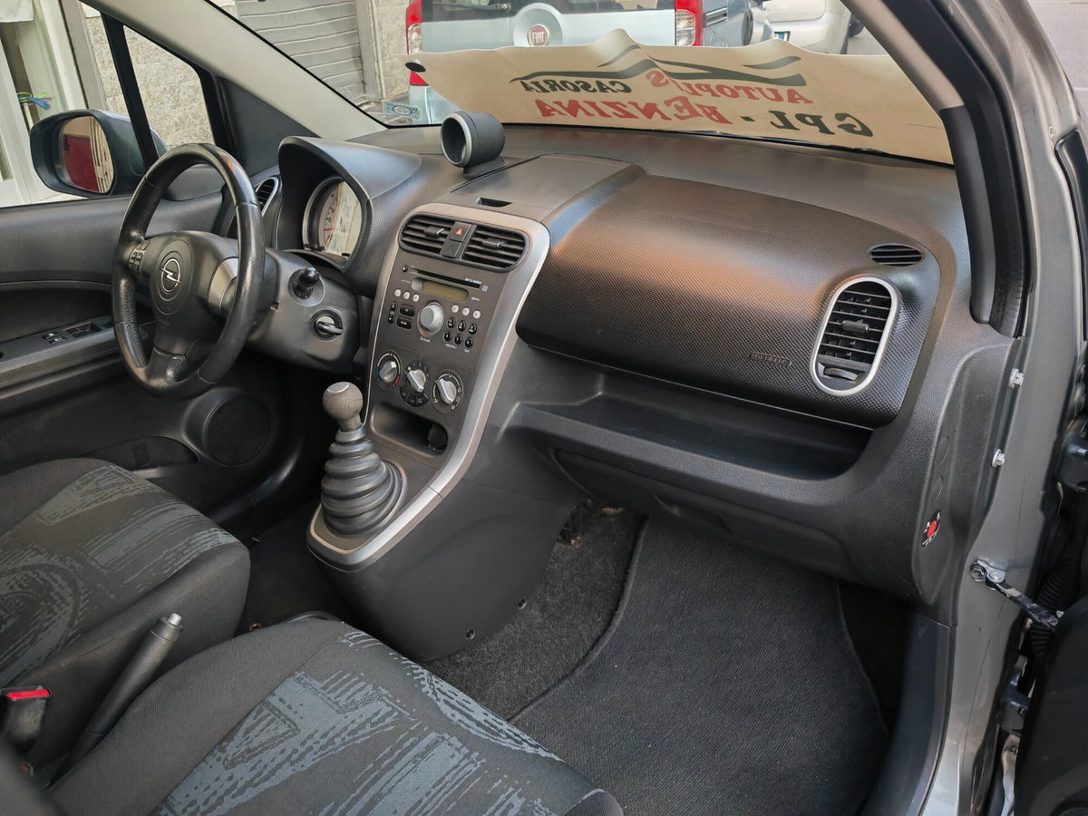 Opel Agila 1.2 16V 94CV Enjoy (9)