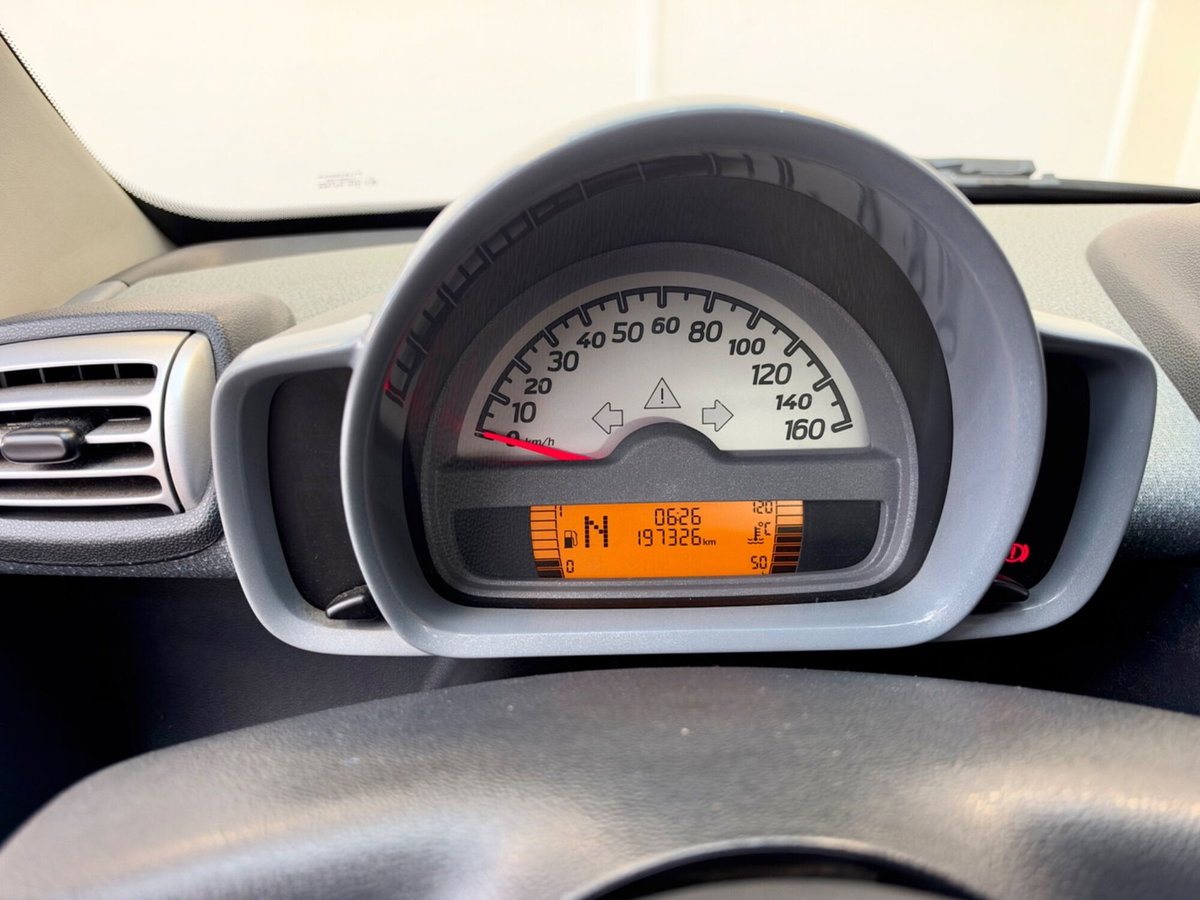 smart Fortwo 1000 52 kW MHD coupé pulse (12)