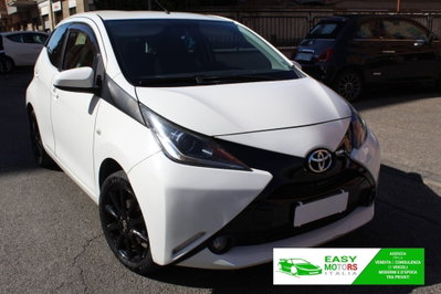 Toyota Aygo 1.0 VVT-i 69 CV 5 porte x-play usata