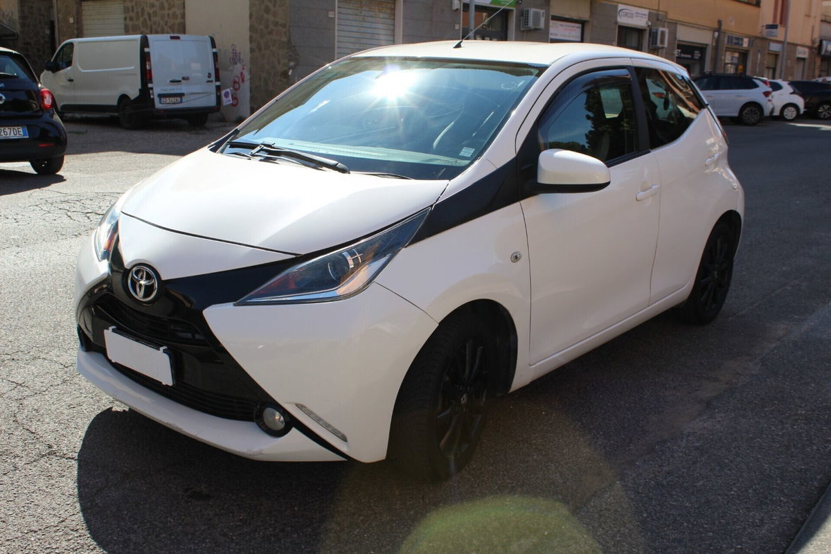 Toyota Aygo 1.0 VVT-i 69 CV 5 porte x-play (4)