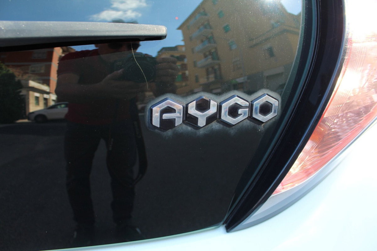 Toyota Aygo 1.0 VVT-i 69 CV 5 porte x-play (5)