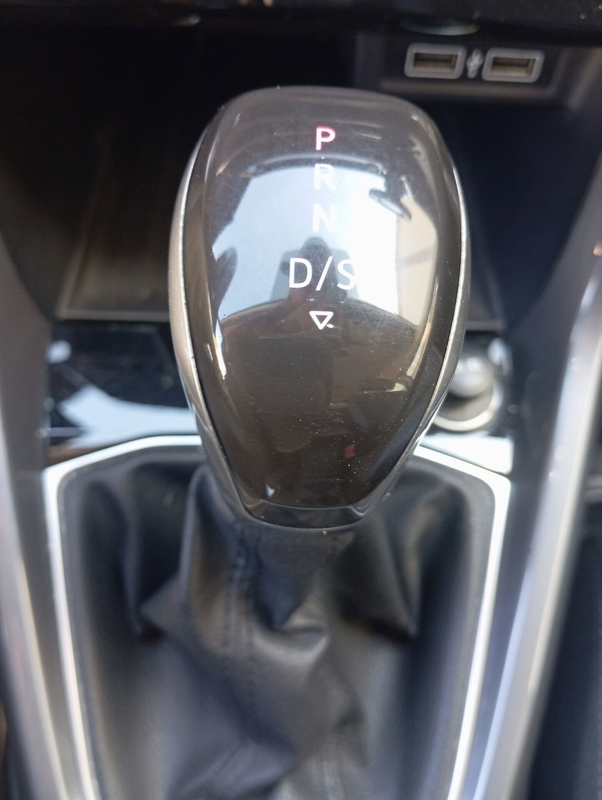 Volkswagen T-Cross 1.6 TDI DSG SCR Advanced BMT (17)