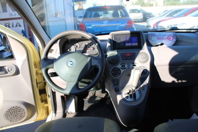 Fiat Panda 1.2 Emotion (10)