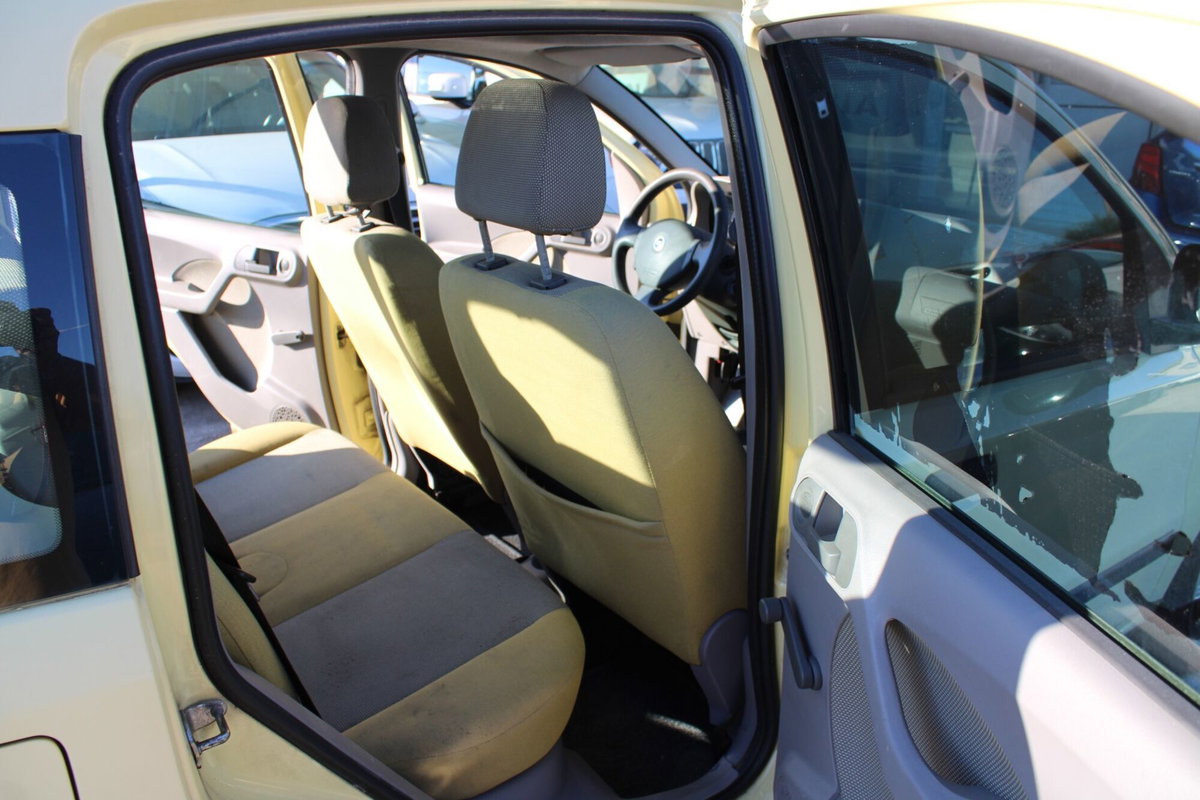 Fiat Panda 1.2 Emotion (11)