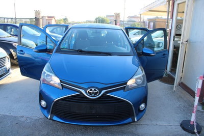 Toyota Yaris 1.D-4D 5 porte Lounge (17)