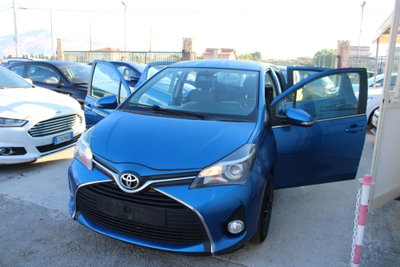Toyota Yaris 1.D-4D 5 porte Lounge (19)
