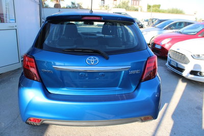 Toyota Yaris 1.D-4D 5 porte Lounge (5)