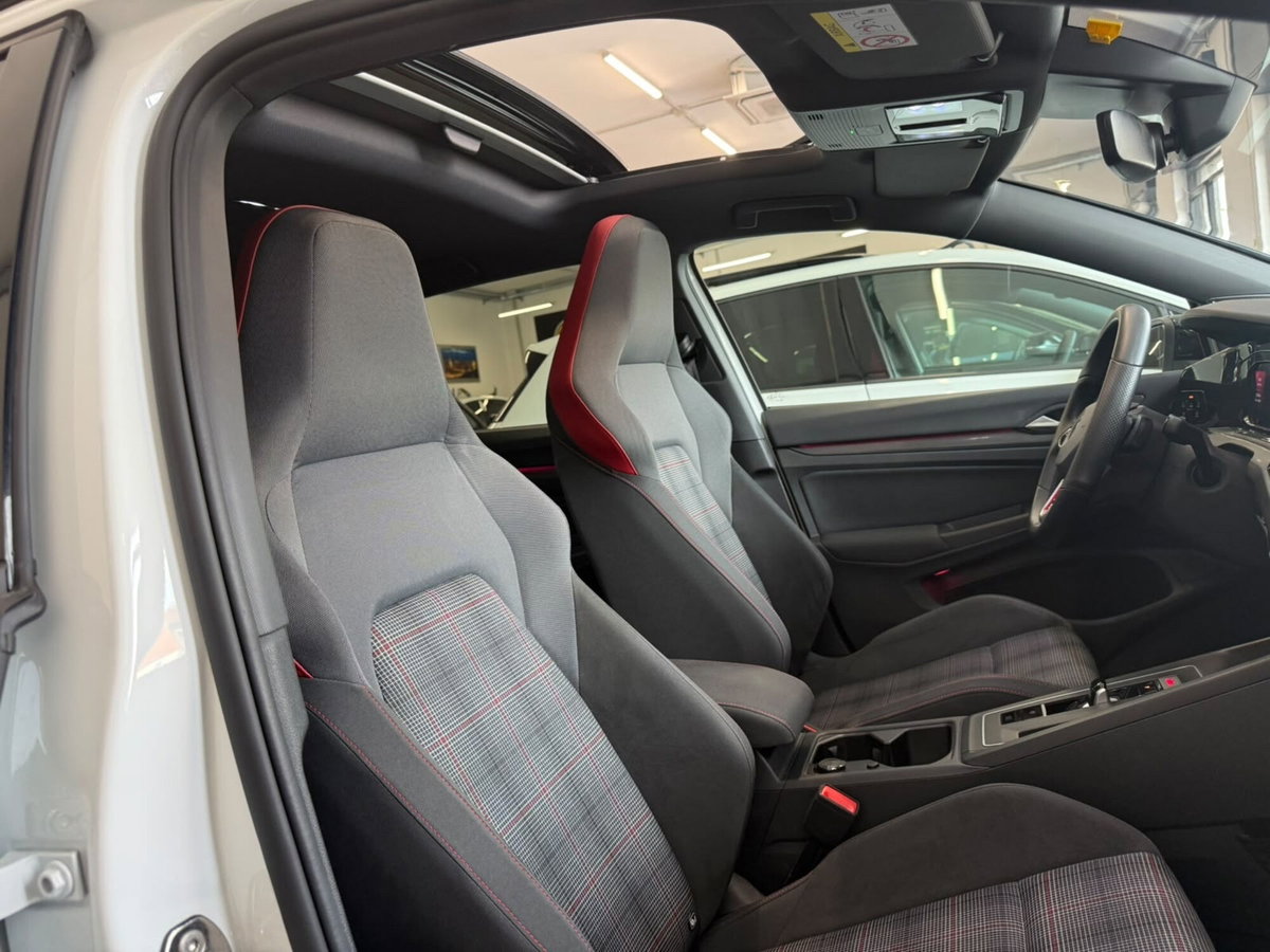 Volkswagen Golf 2.0 TSI GTI DSG (7)