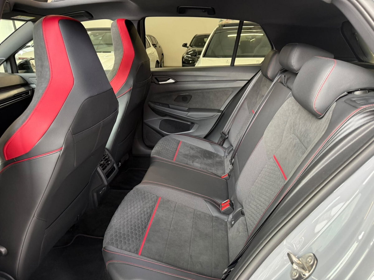 Volkswagen Golf 2.0 TSI GTI DSG Clubsport 45 (13)