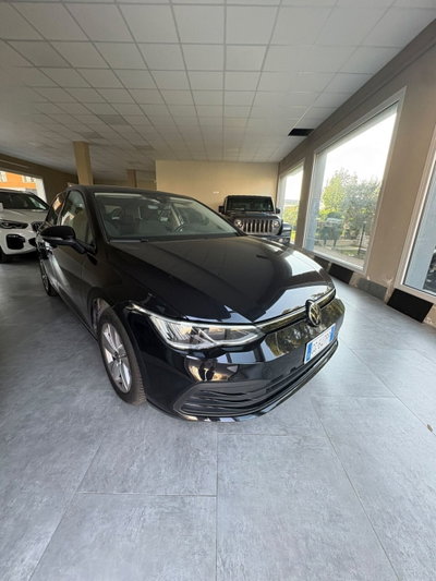 Volkswagen Golf 1.5 TGI DSG Life usata