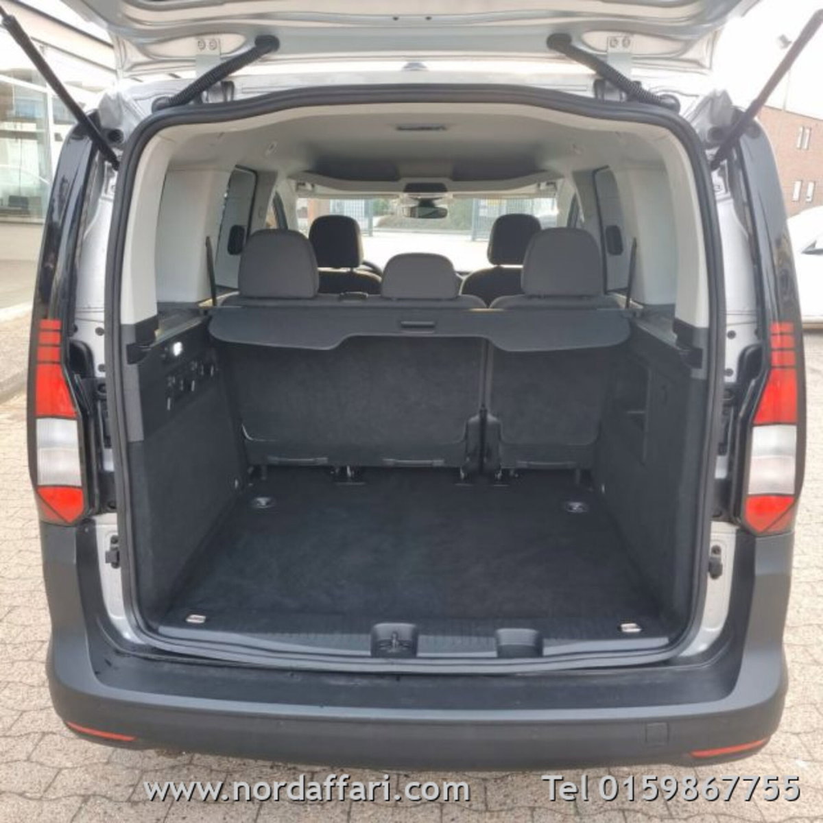Volkswagen Caddy 2.0 TDI 102 CV (12)