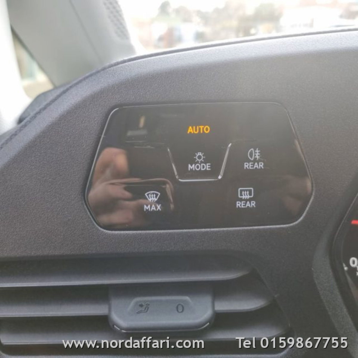 Volkswagen Caddy 2.0 TDI 102 CV (8)