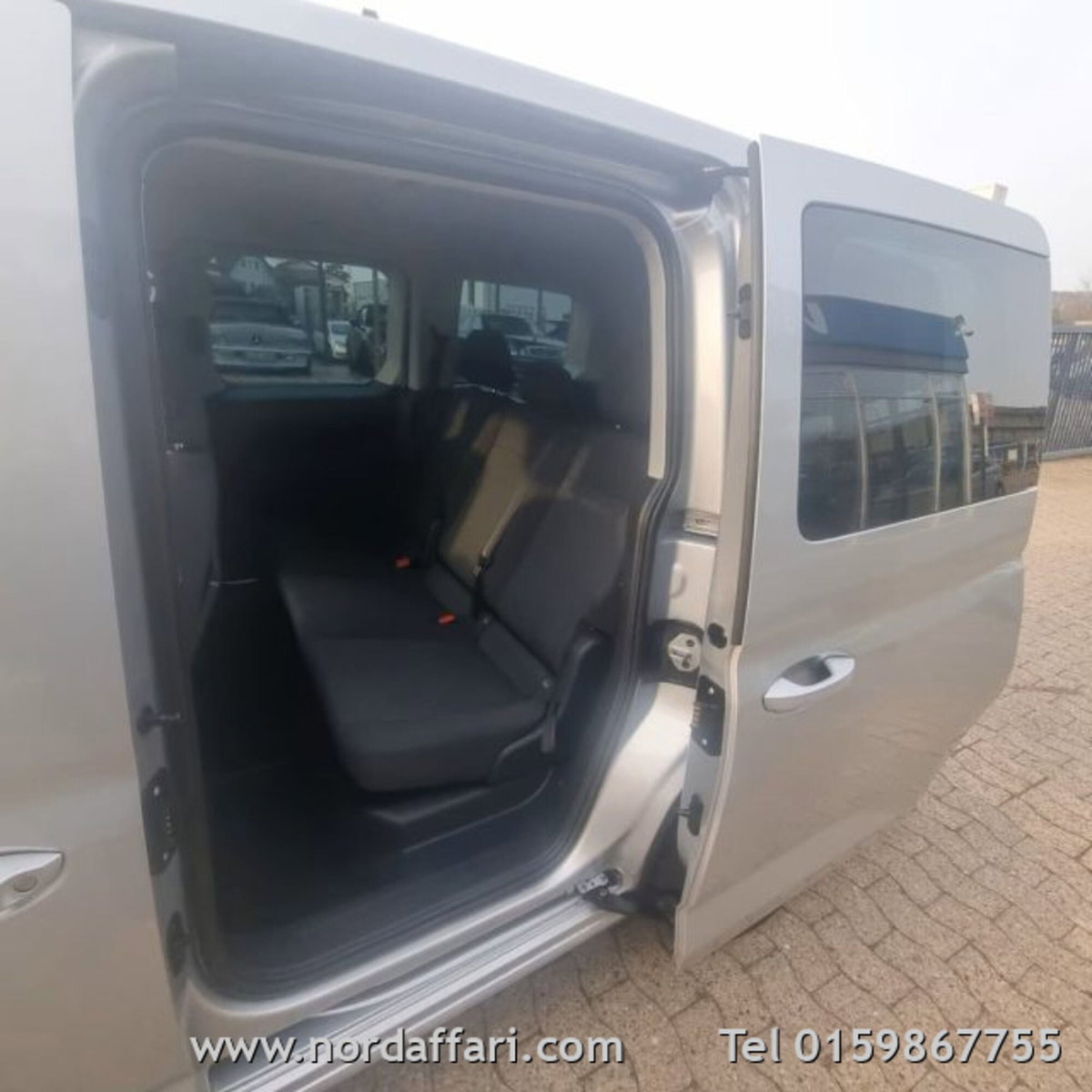Volkswagen Caddy 2.0 TDI 102 CV (9)