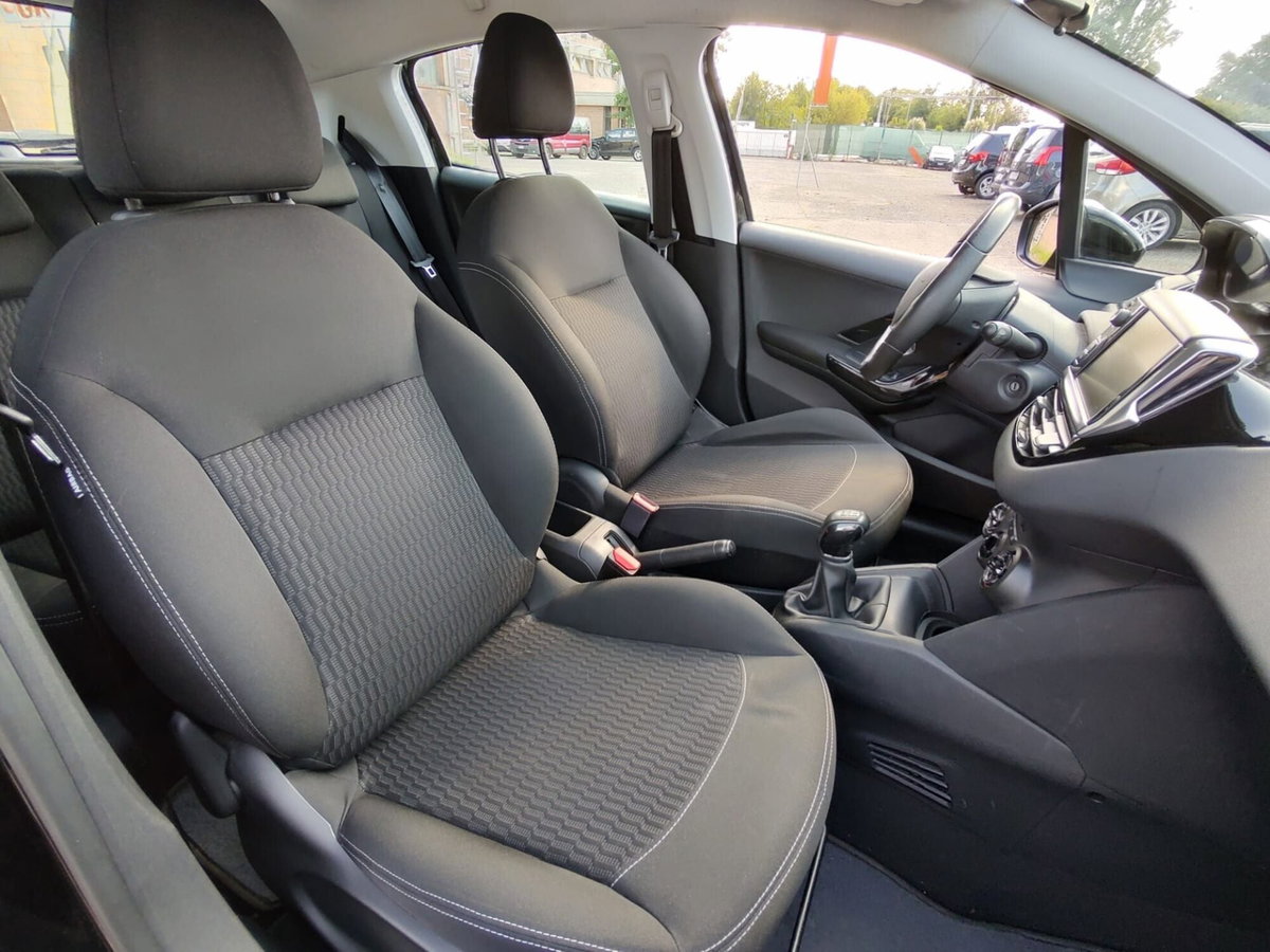 Peugeot 208 82 5 porte Active (17)