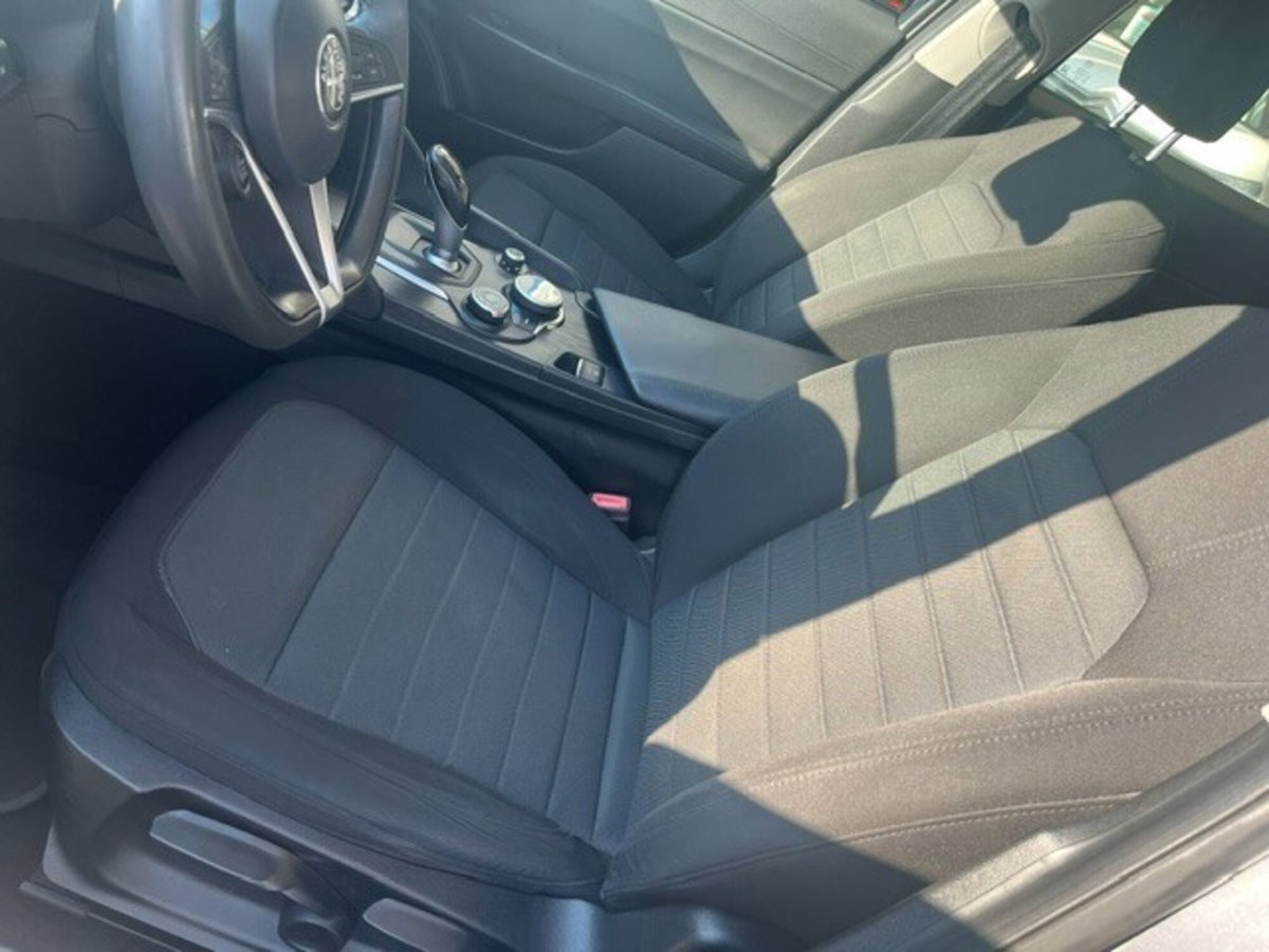 Alfa Romeo Giulia 2.2 Turbodiesel 150 CV AT8 Super (5)