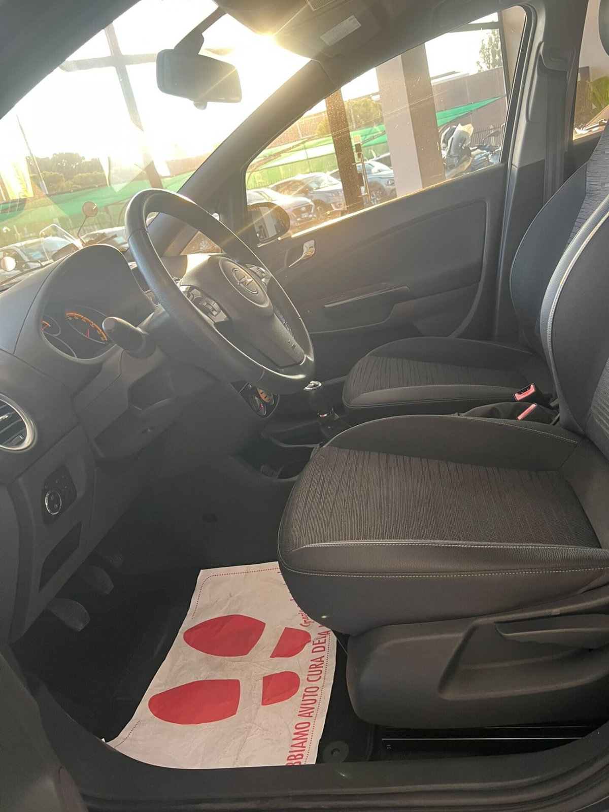 Opel Corsa 1.2 5 porte Edition (10)