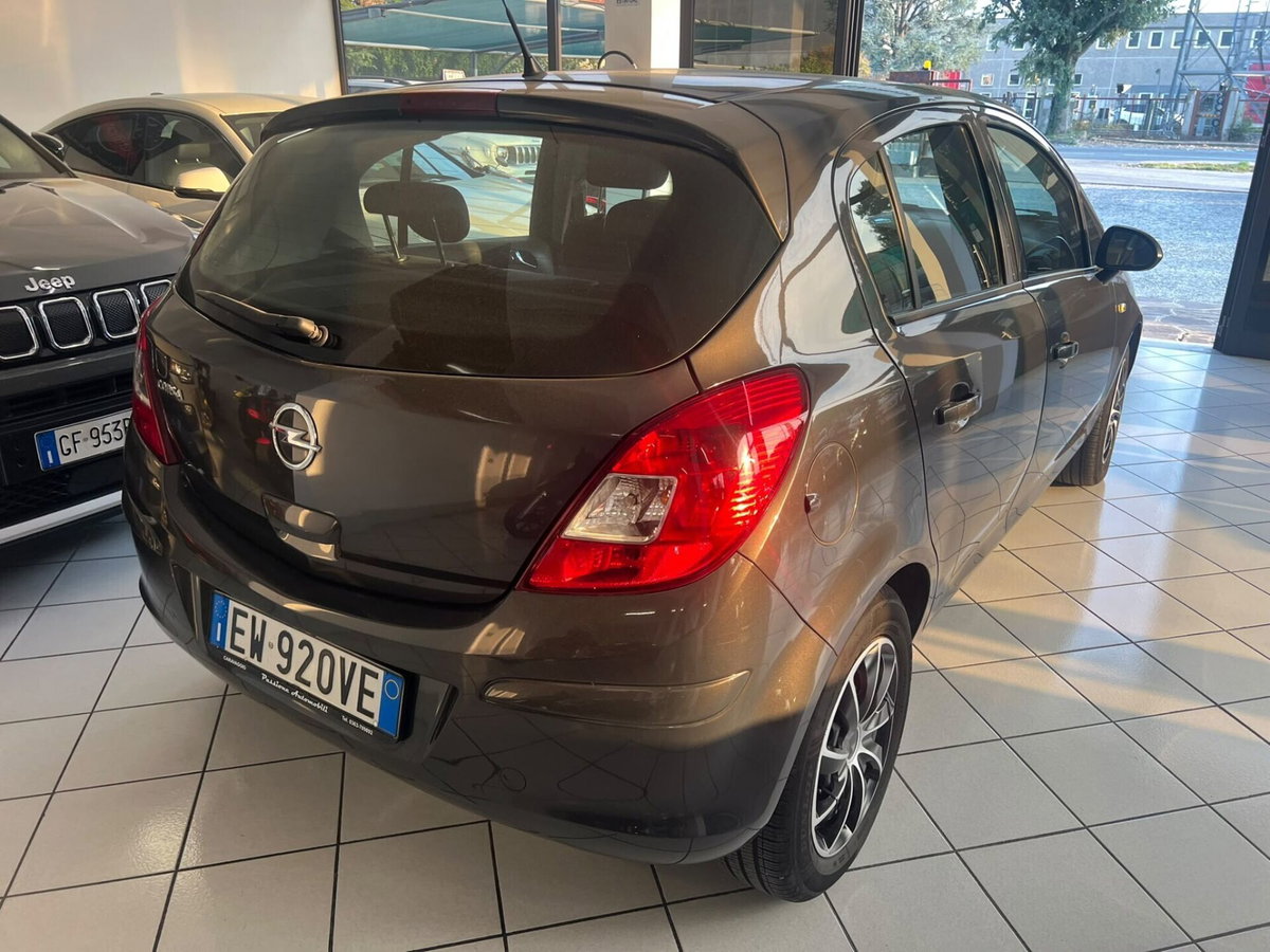 Opel Corsa 1.2 5 porte Edition (4)