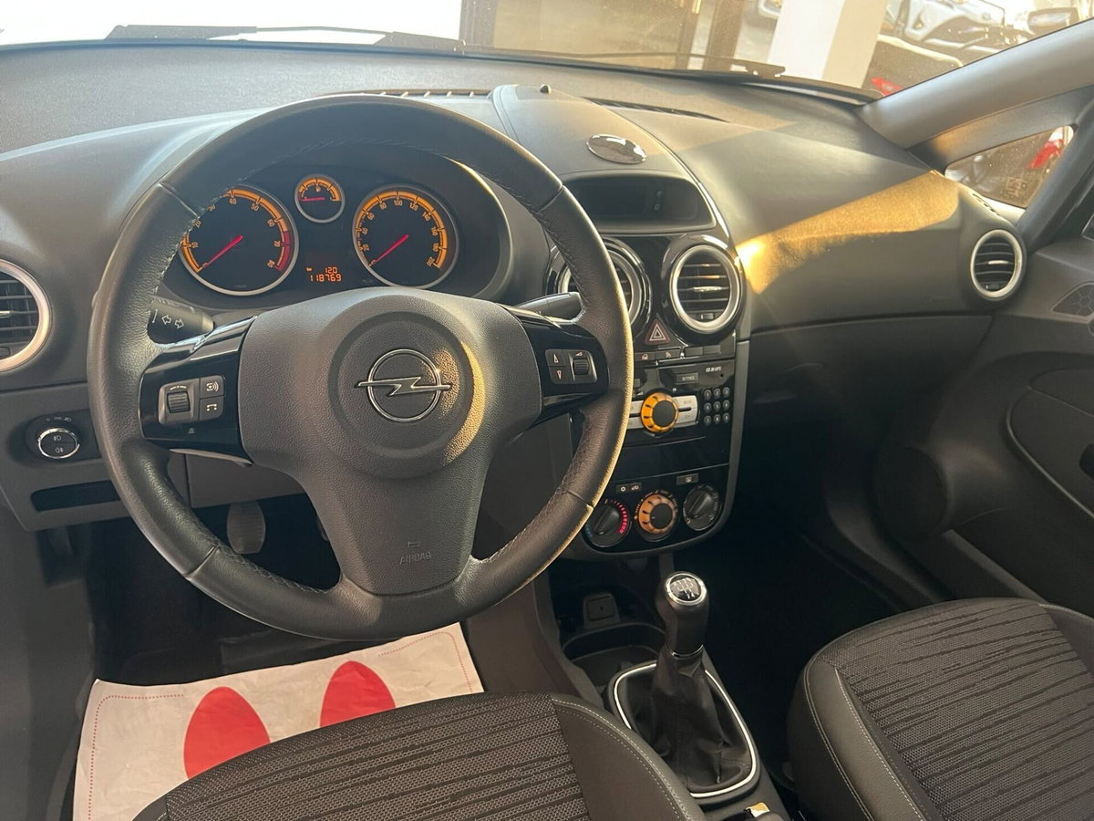 Opel Corsa 1.2 5 porte Edition (9)