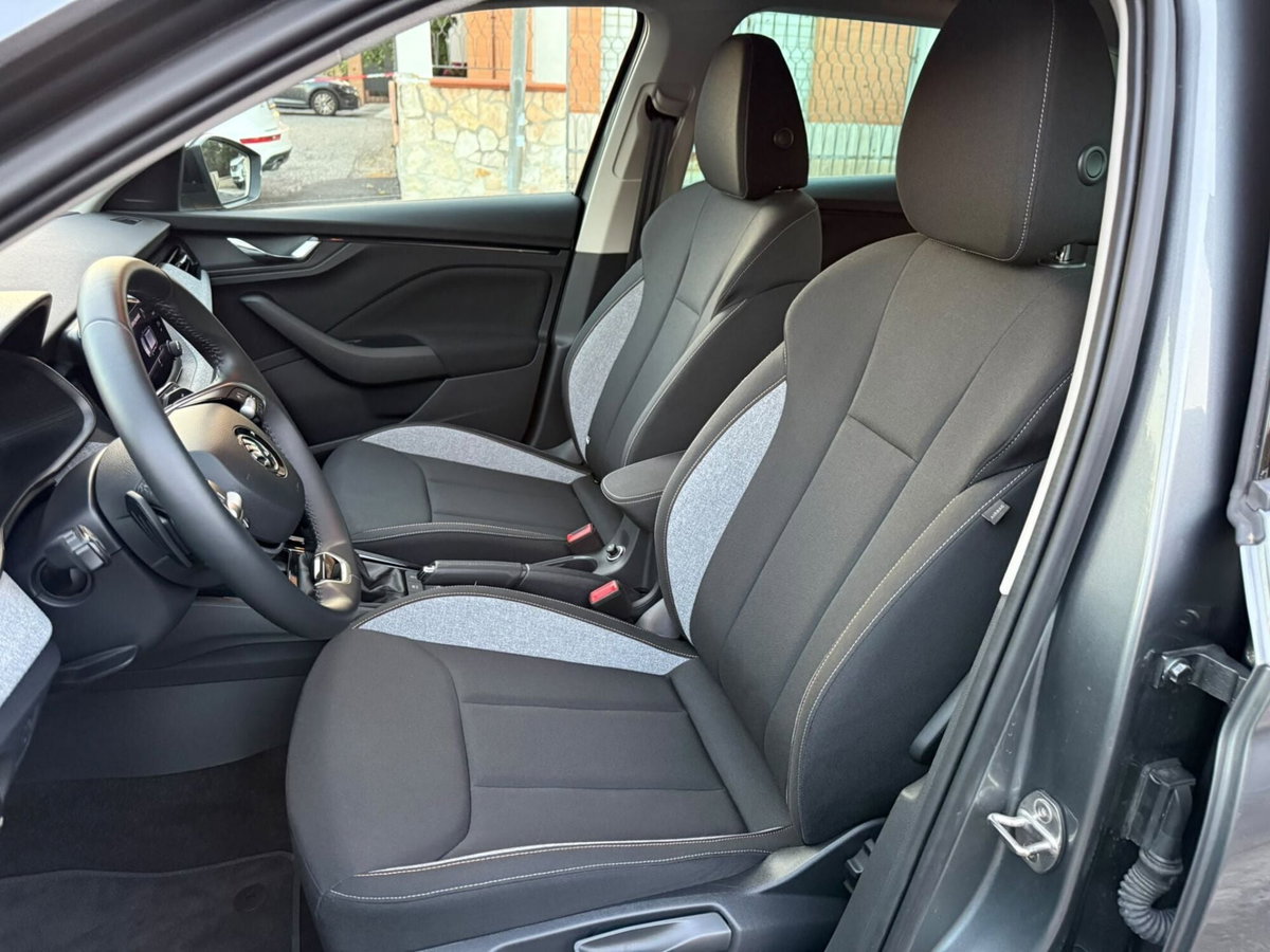 Skoda Kamiq 1.0 tsi Black Dots 115cv dsg (5)