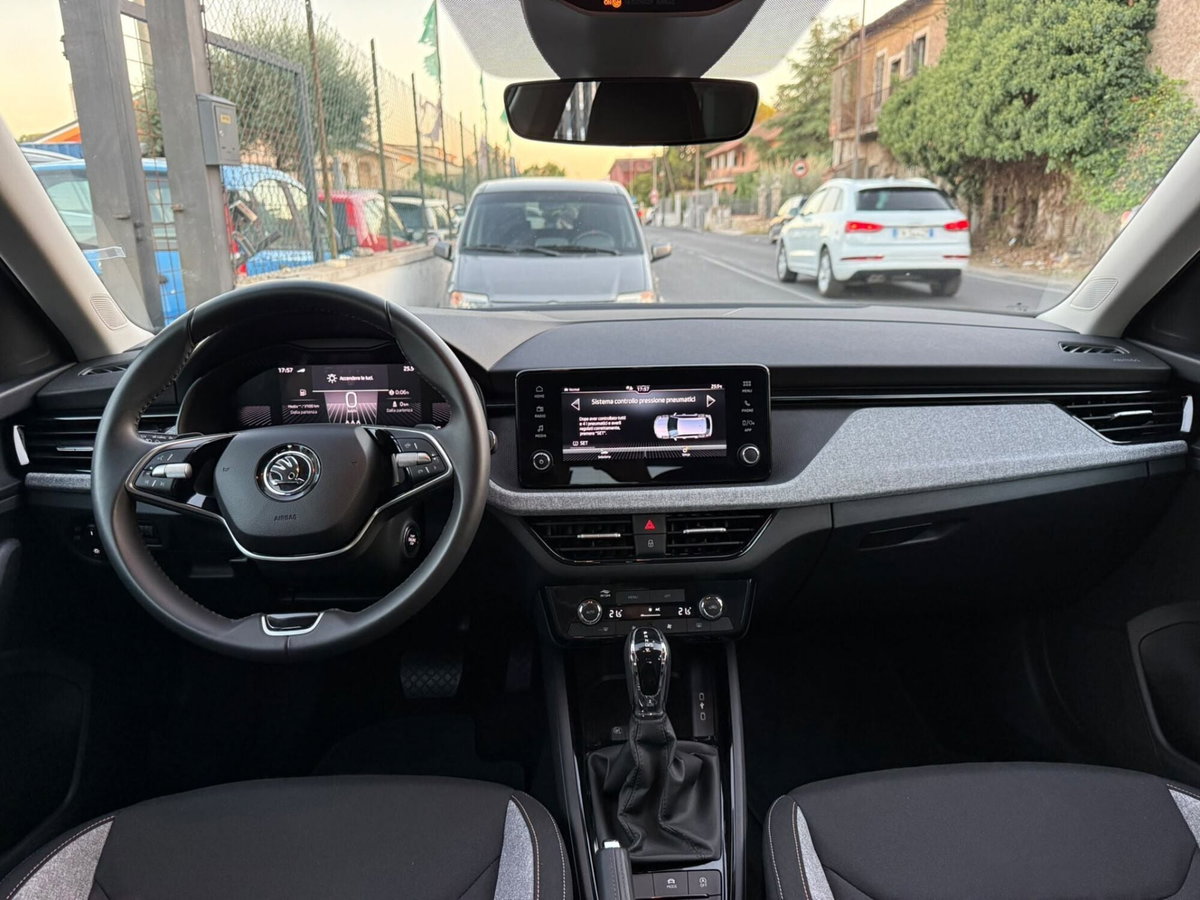Skoda Kamiq 1.0 tsi Black Dots 115cv dsg (6)