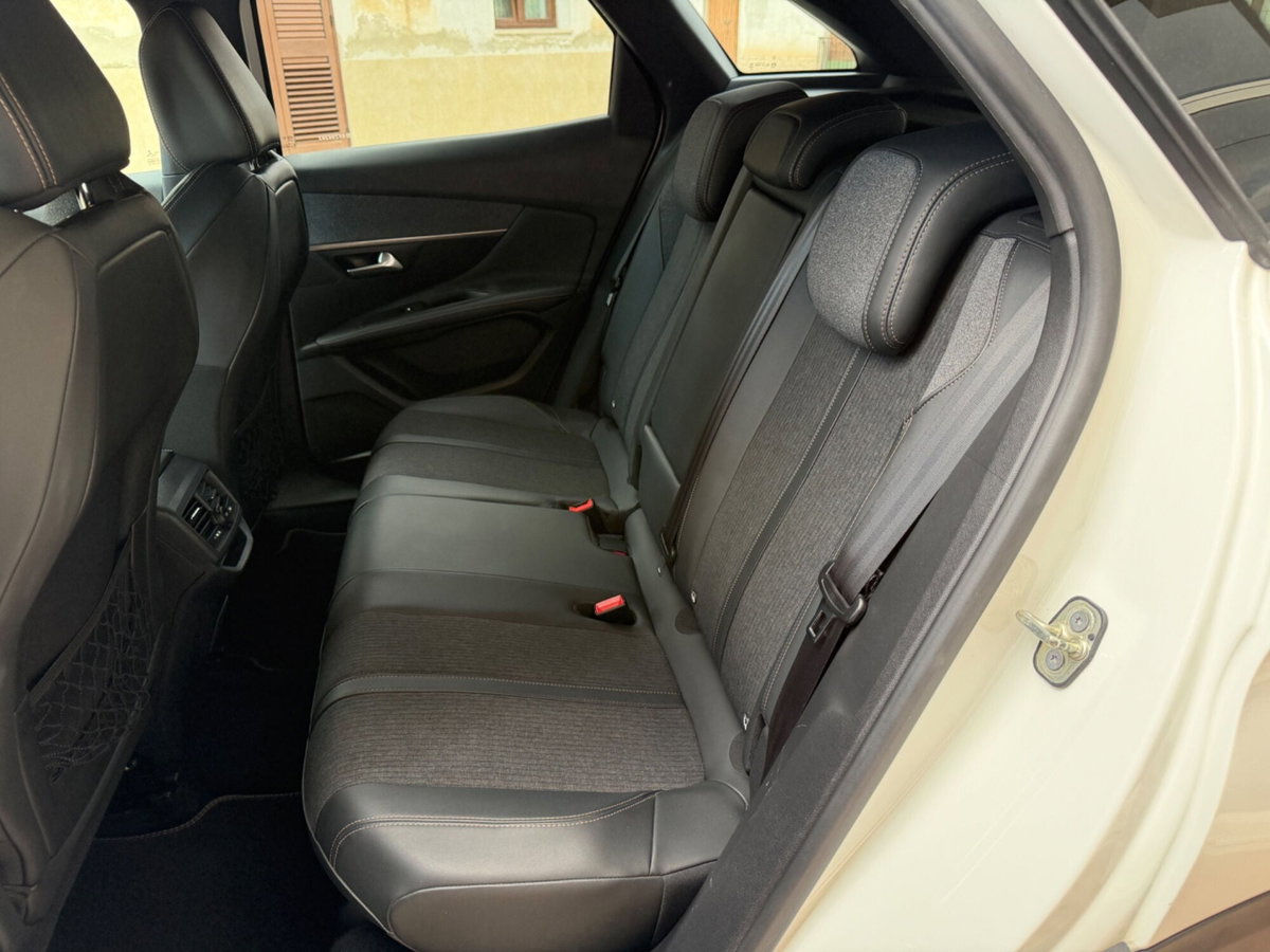 Peugeot 3008 BlueHDi 130 S&S GT Line (10)