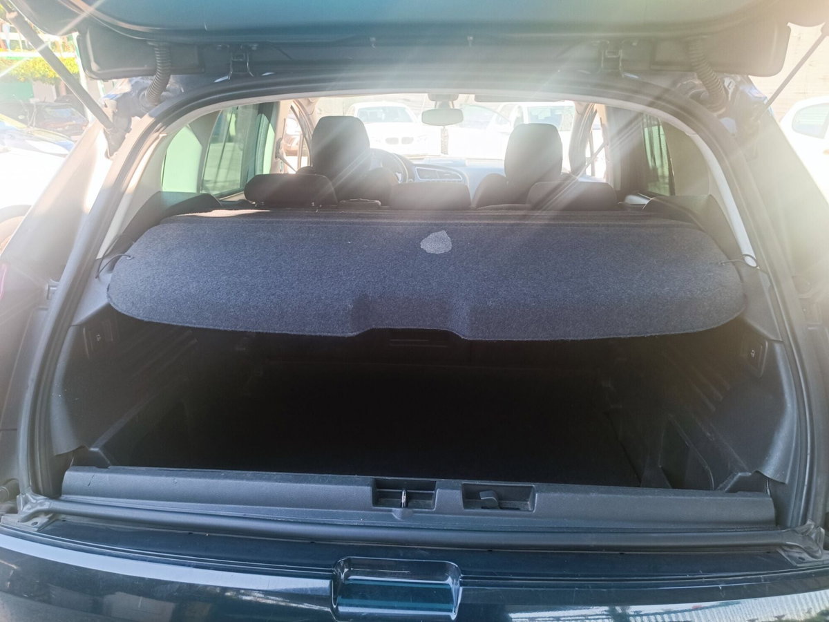 Peugeot 3008 1.6 HDi 110CV cambio robotizzato Premium (10)