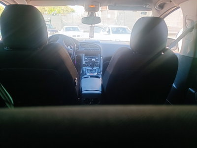 Peugeot 3008 1.6 HDi 110CV cambio robotizzato Premium (9)