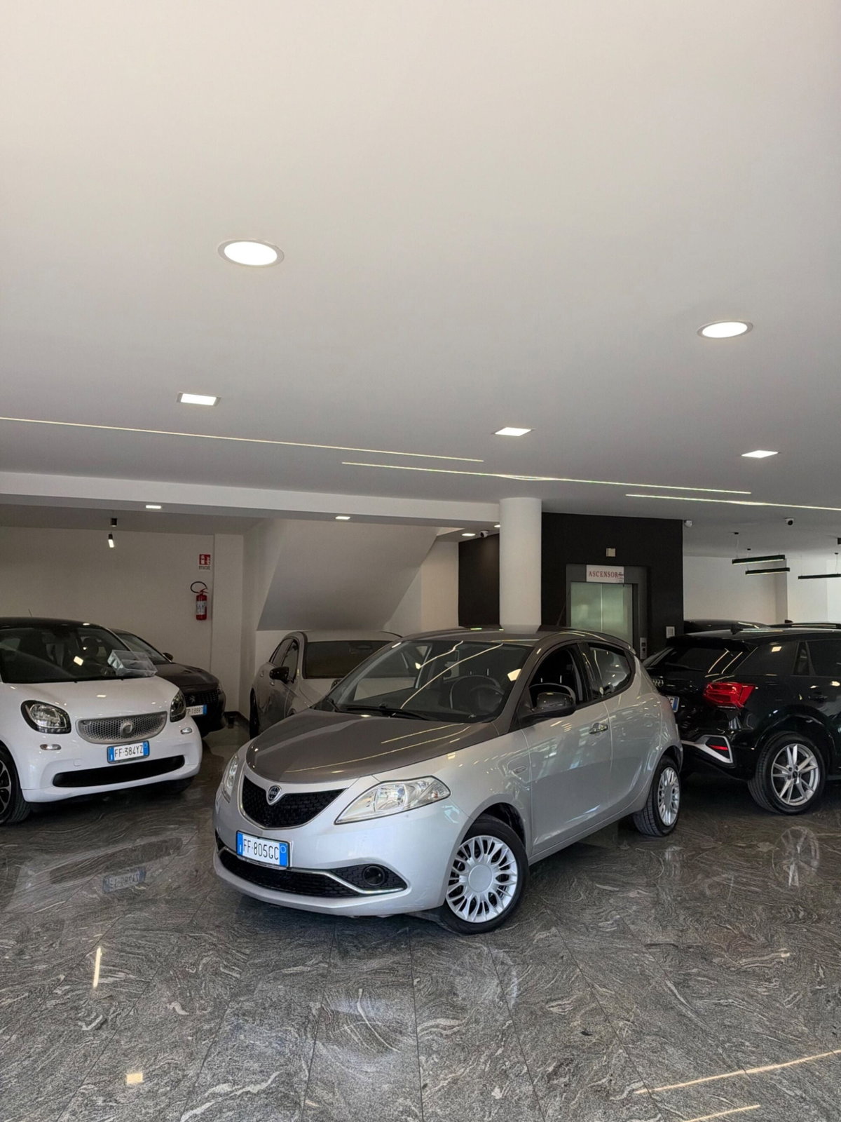 Lancia Ypsilon 1.2 69 CV 5 porte GPL Ecochic Silver