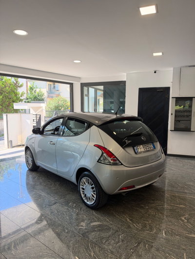 Lancia Ypsilon 1.2 69 CV 5 porte GPL Ecochic Silver (4)