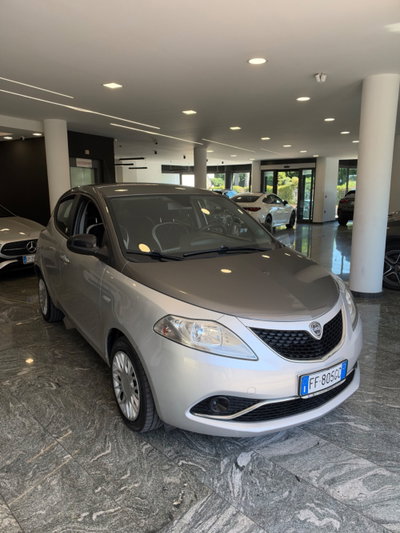 Lancia Ypsilon 1.2 69 CV 5 porte GPL Ecochic Silver (6)