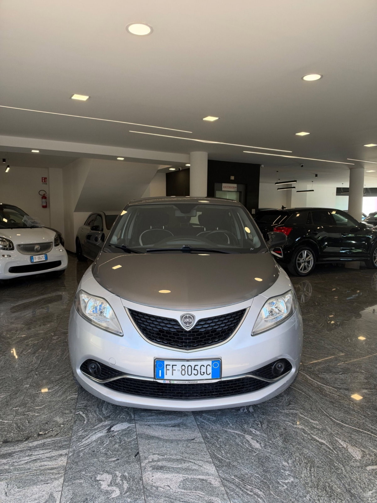 Lancia Ypsilon 1.2 69 CV 5 porte GPL Ecochic Silver (7)