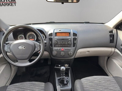 Kia cee'd 1.6 CRDi VGT 90CV 5p. LX (13)