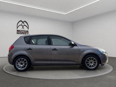 Kia cee'd 1.6 CRDi VGT 90CV 5p. LX (4)