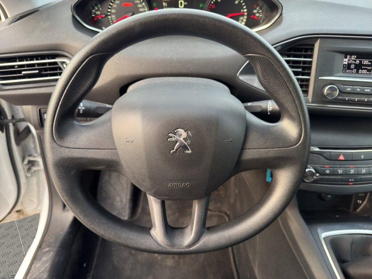 Peugeot 308 SW BlueHDi 100 S&S Access (10)