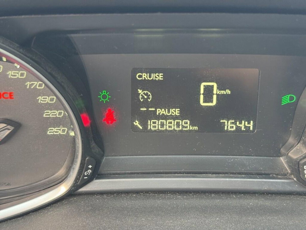 Peugeot 308 SW BlueHDi 100 S&S Access (9)